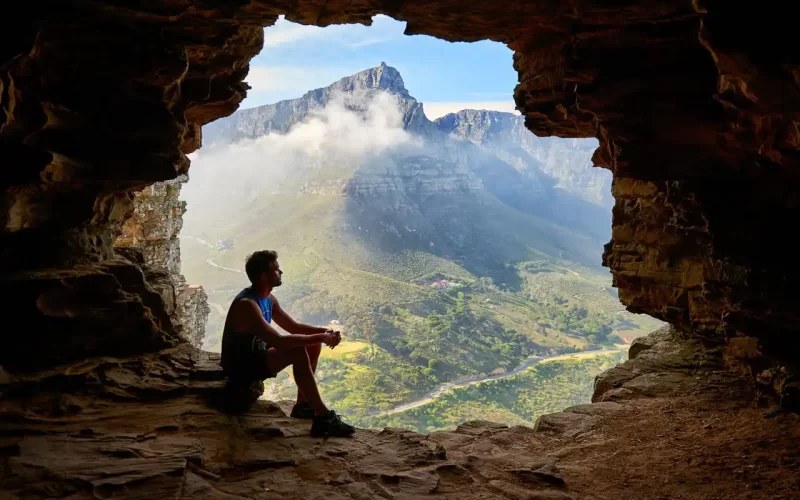 tours guiados, passeios na natureza e espetáculos pelo mundo